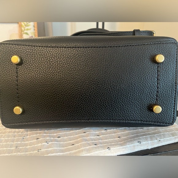 COACH Willow Soft Slouchy Bucket Bag Black NWT 2 detachable adjustable straps. - Picture 6 of 9